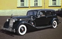 Советский персональный автомобиль Packard Twelve (1936г) с фигурами лидеров (4 шт)