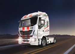 Автомобиль  IVECO Stralis Hi-Way (1:24)